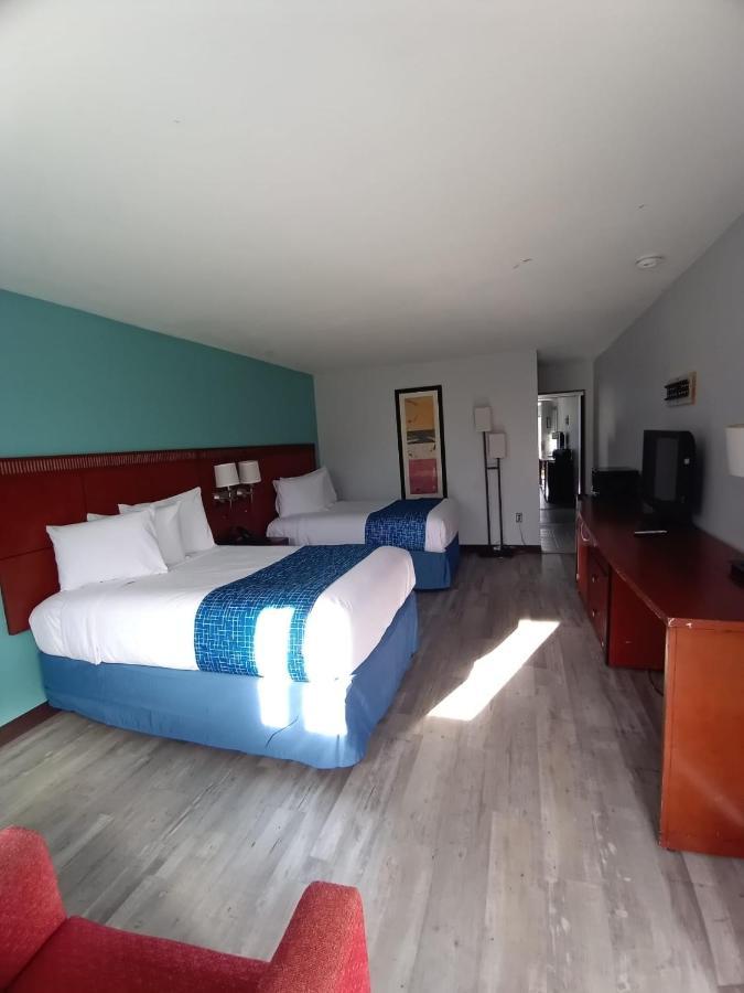 Travelodge By Wyndham ปีเตอร์สเบิร์ก ภายนอก รูปภาพ